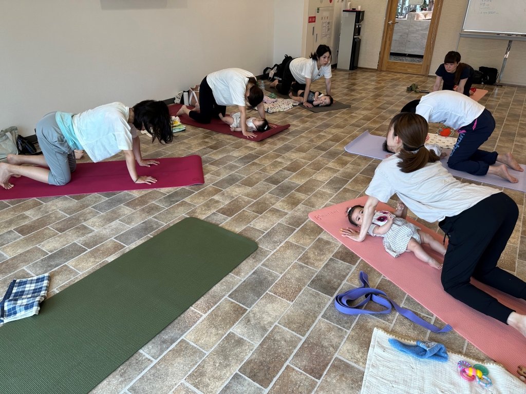 Happy Mammy Yoga